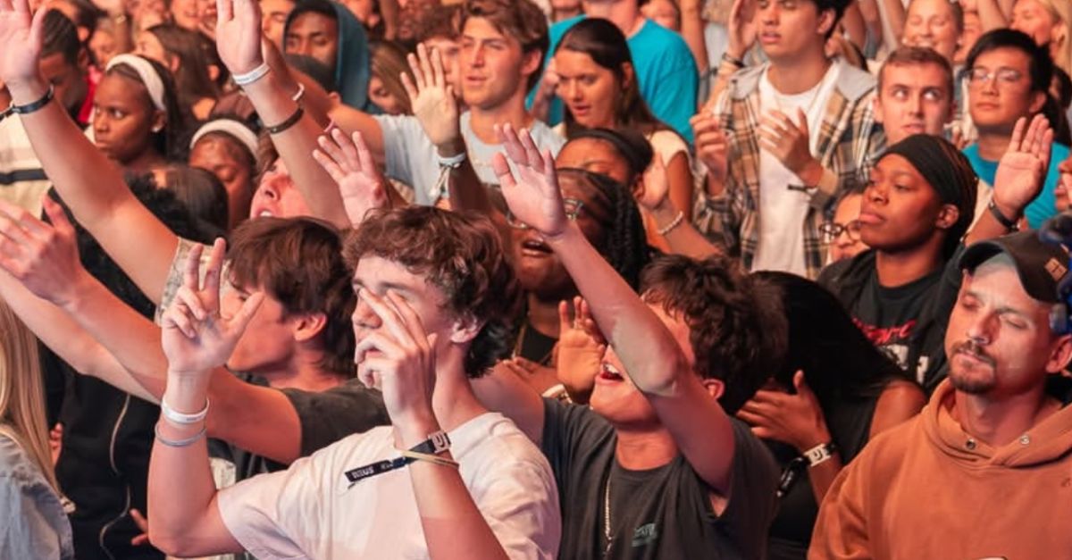 Florida State students gather to worship Jesus